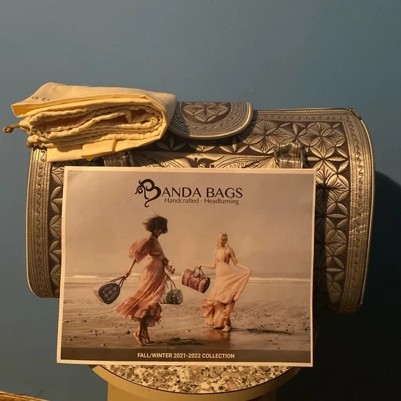 Banda Bags | Bags | Kali Weekender Bag | Poshmark display picture 1